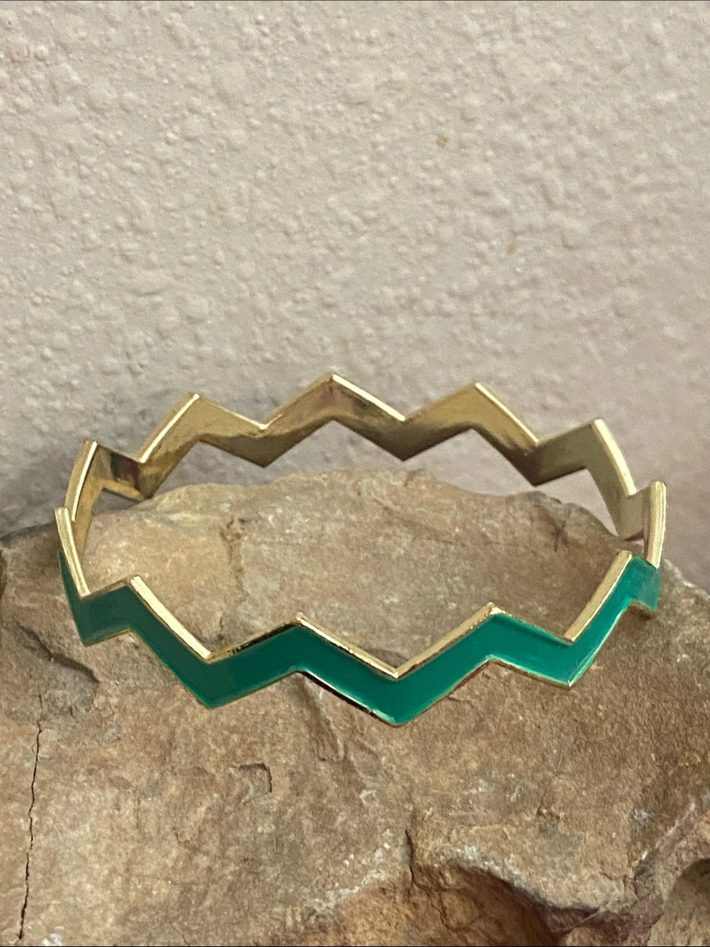 Vintage 90s Green Enamel & Gold Tone Chevron Bangle Bracelet